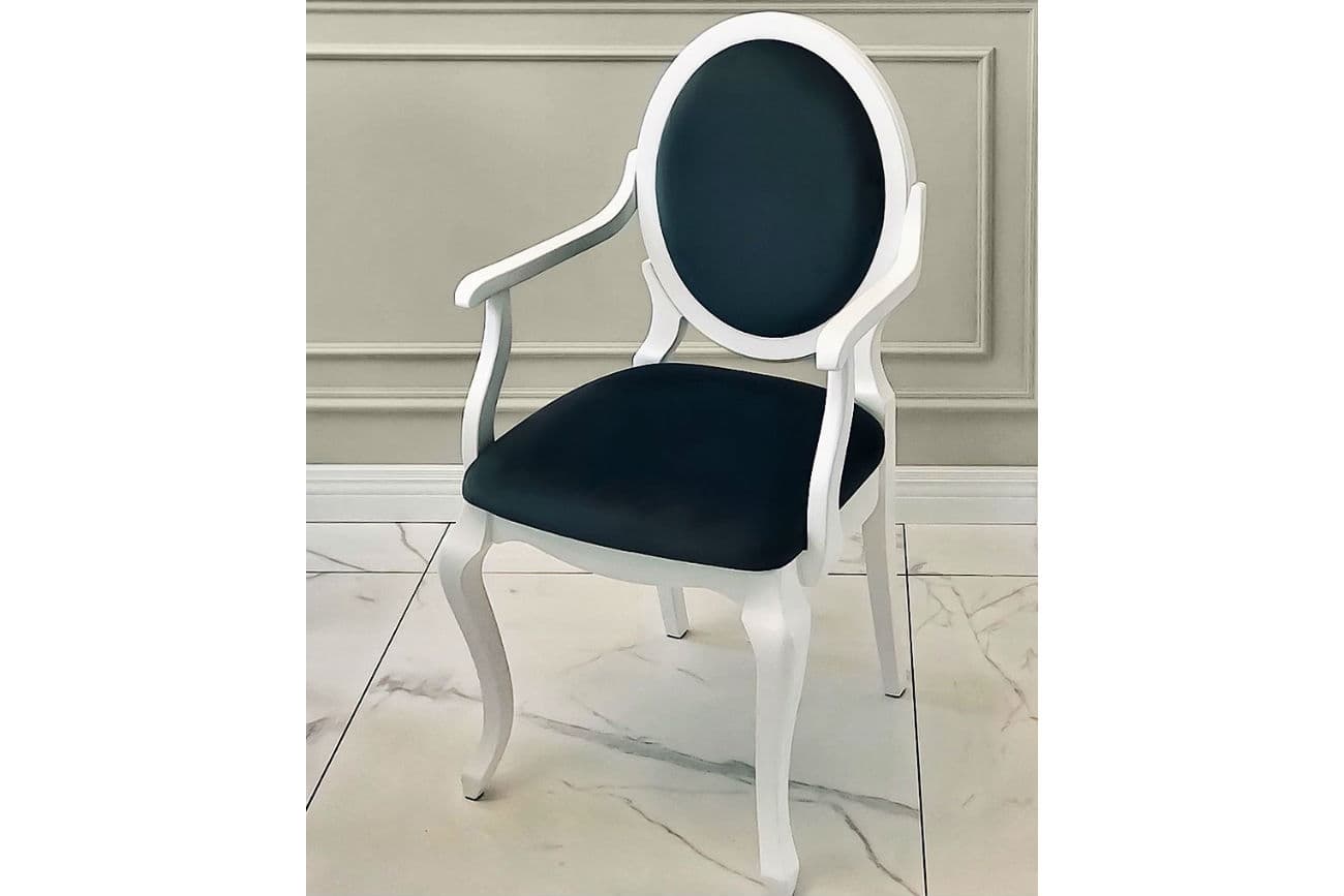 Кресло «Элегант» из натурального дерева с подлокотниками белое